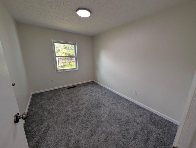 Building Photo - 1055 Cottingham Rd