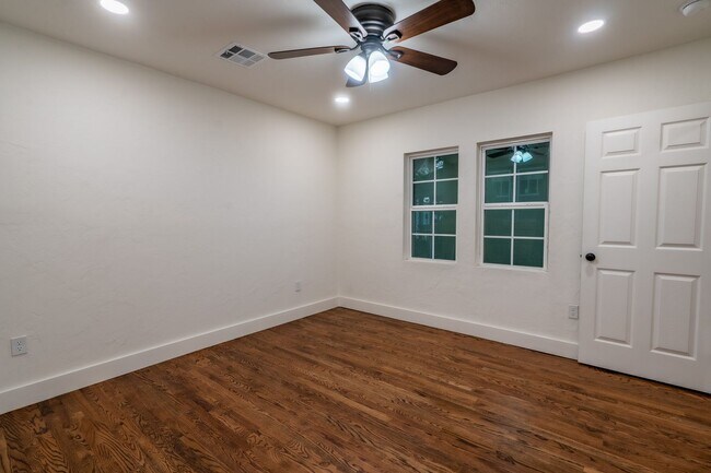 Building Photo - 345 S Zunis Ave