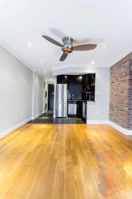 Building Photo - 145 E 26th St