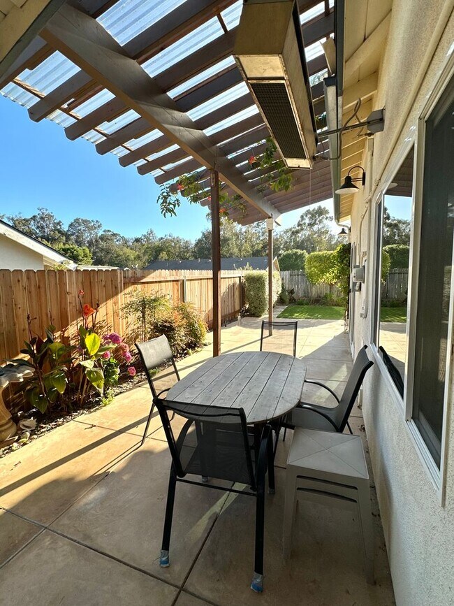 Building Photo - Updated Goleta Home Located in Desirable Santa Barbara Shores