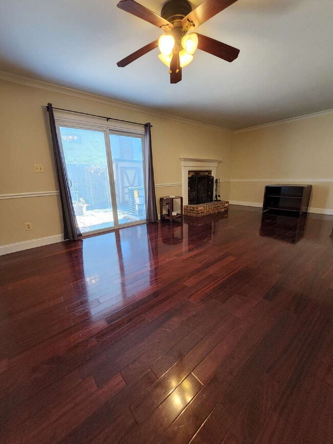 Building Photo - 406 Denning Ct