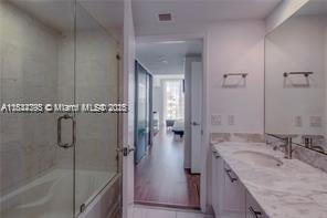Building Photo - 950 Brickell Bay Dr