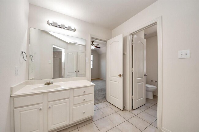 Building Photo - 6423 Middlelake Ct