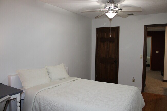 Upstairs Full Bedroom - 2115 Pineshore Ct