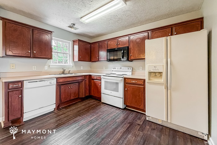 Building Photo - 534 Wildwood Dr