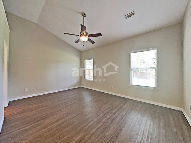 Building Photo - 1523 Cardinal Ln