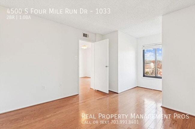 Building Photo - 4500 S Four Mile Run Dr