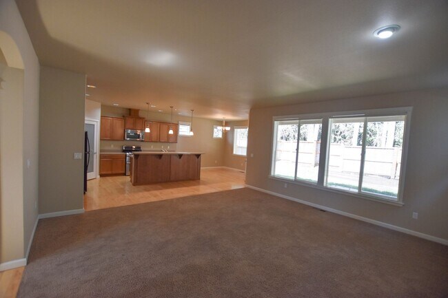 Building Photo - Gorgeous home in Olympia!!