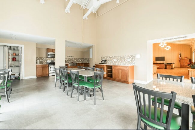 Building Photo - 238 Driftwood Ln