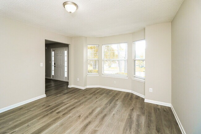 Building Photo - 852 Cascade Crossing