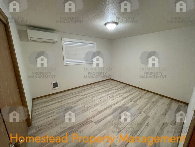 Building Photo - 659