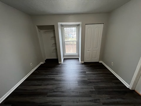 Building Photo - 5505 Baywood Dr