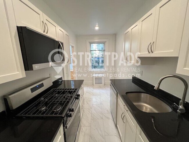 Building Photo - 1 bedroom in Boston MA 02135