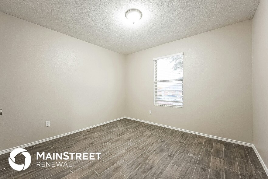 Building Photo - 704 Panola Dr