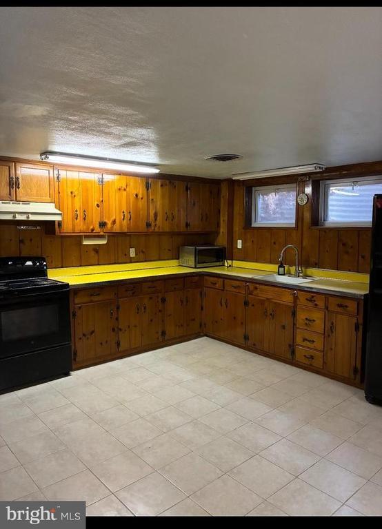 Building Photo - 7213 Adelphi Rd