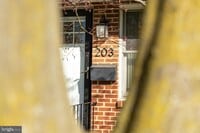 Building Photo - 203 E Rosedale Ave