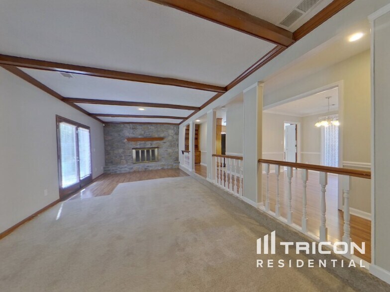 Building Photo - 5823 Williamsburg Dr NW