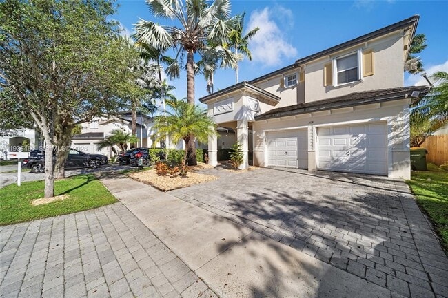 Building Photo - 3641 NE 4th St