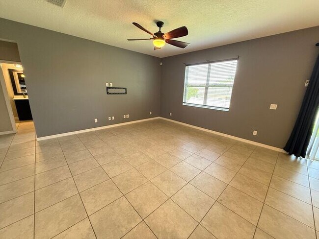 Building Photo - 5/3 Near Clermont -$500 OFF THE FIRST MONTH'S RENT