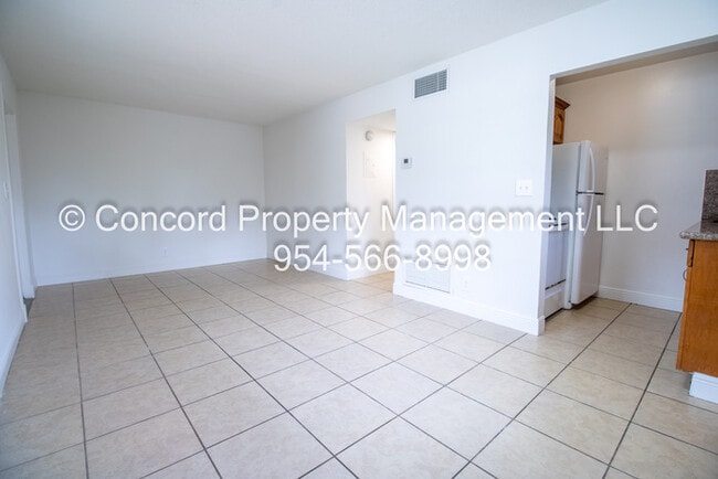 Building Photo - Ask About our Summer Special! Poolside 2 B...
