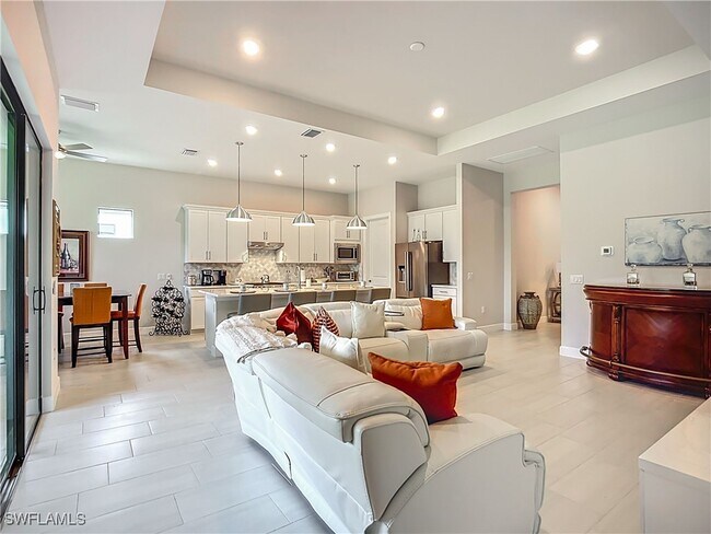 Building Photo - 2126 Yellowfin Cir
