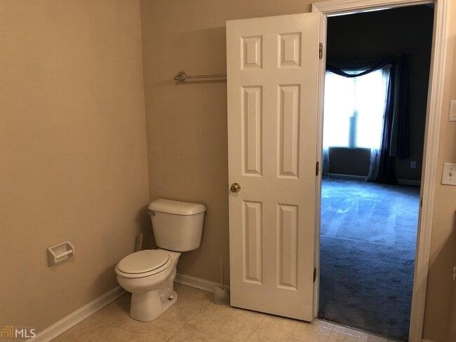 Building Photo - 5955 Graywood Cir SE