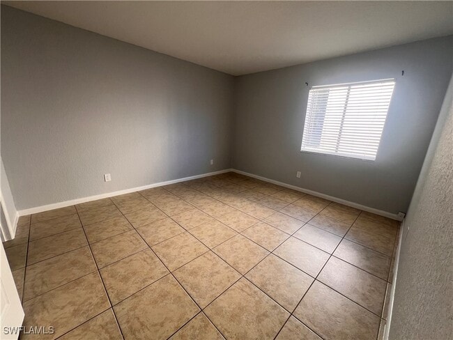 Building Photo - 4601 Bayshore Dr
