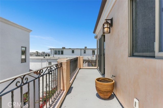 Building Photo - 209 Crest Dr
