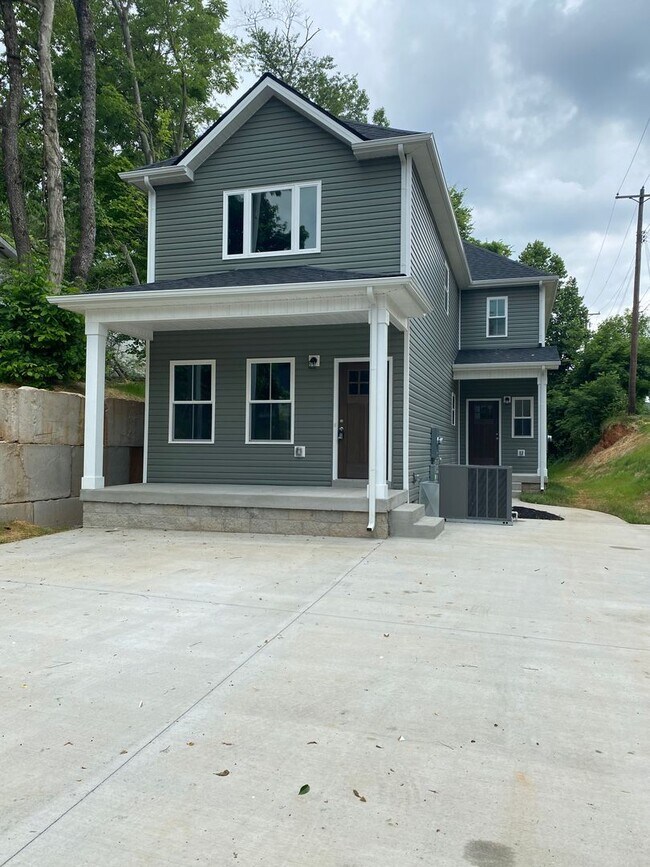 Building Photo - 714 Gracey Ave