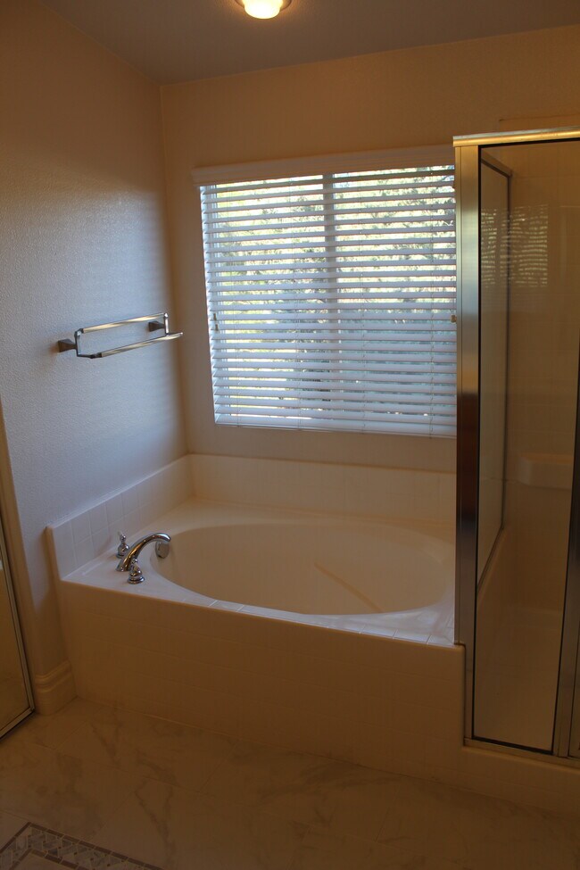 Building Photo - 35703 Date Palm St