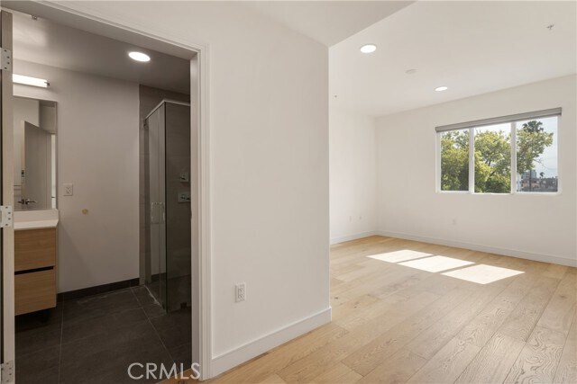 Building Photo - 820 S Wilton Pl