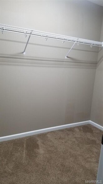 Building Photo - 9001 Saw Tooth Loop