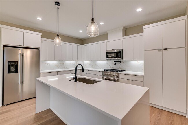 Building Photo - 3094 Banter Dr