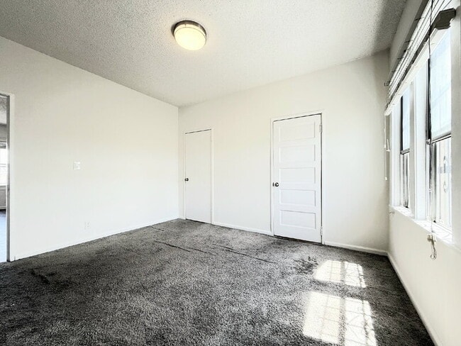 Building Photo - 2926 Dalton Ave