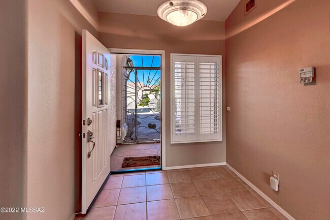 Building Photo - 65685 E Rocky Trail Dr
