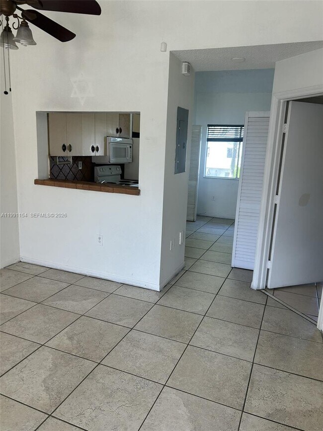 Building Photo - 6425 SW 130th Pl