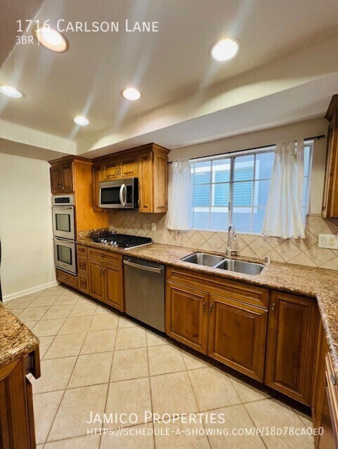 Building Photo - 1716 Carlson Ln