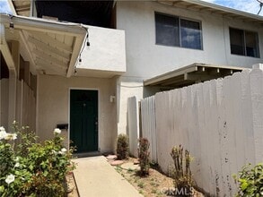 Building Photo - 619 S Cypress St