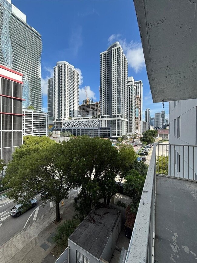 Building Photo - 800 N Miami Ave