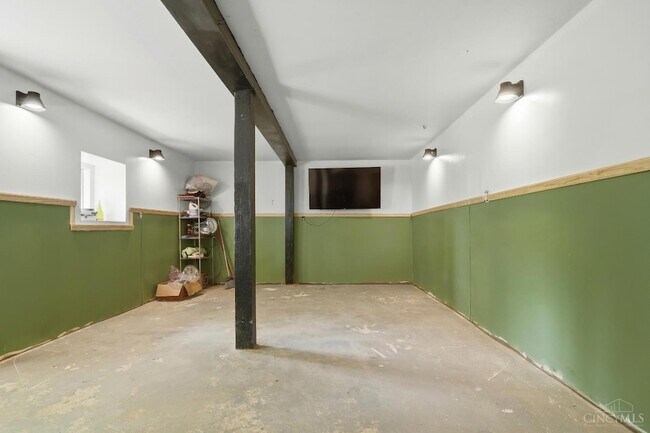 Building Photo - 5067 E Miami River Rd
