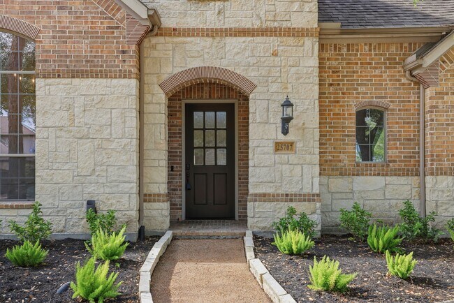 Building Photo - 25707 Pierrmont Ct