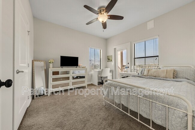 Building Photo - 1026 Foster Ave