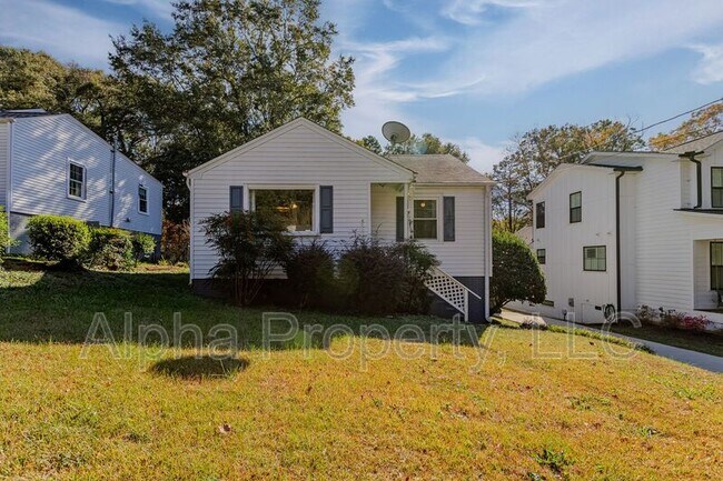 Primary Photo - 4 Long Hill St