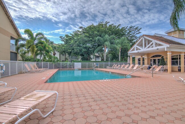 Building Photo - 28650 Carriage Home Dr