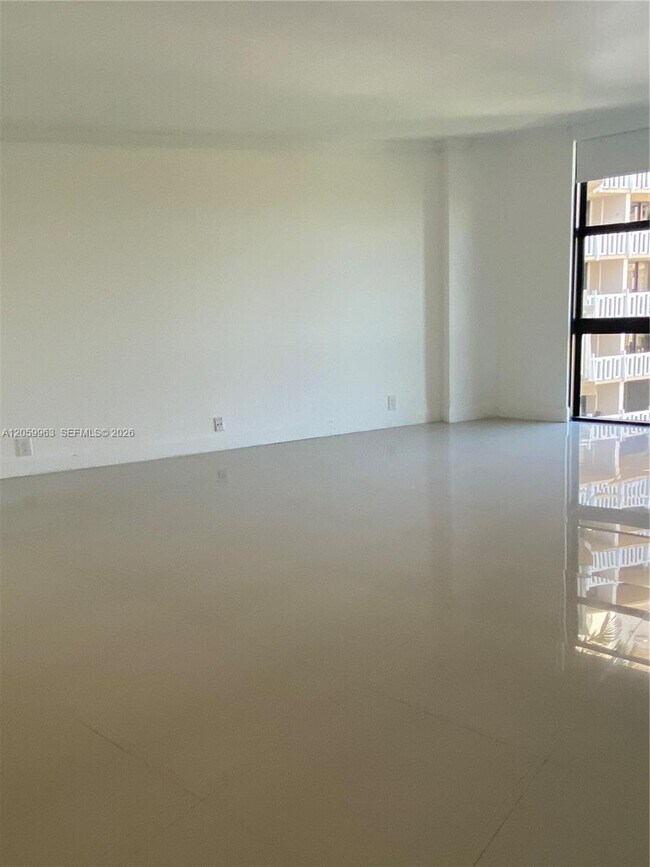 Building Photo - 1111 Crandon Blvd