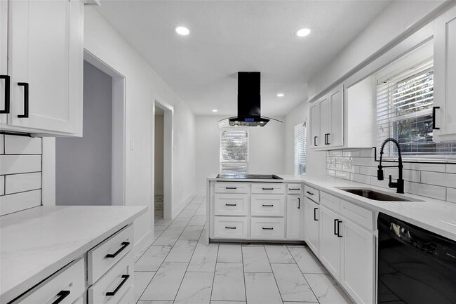 Building Photo - 7810 Blackjack Ct