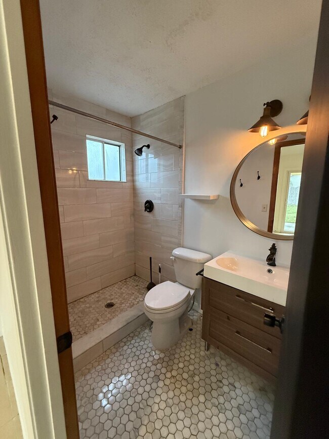 Building Photo - 11765 White Horse Rd