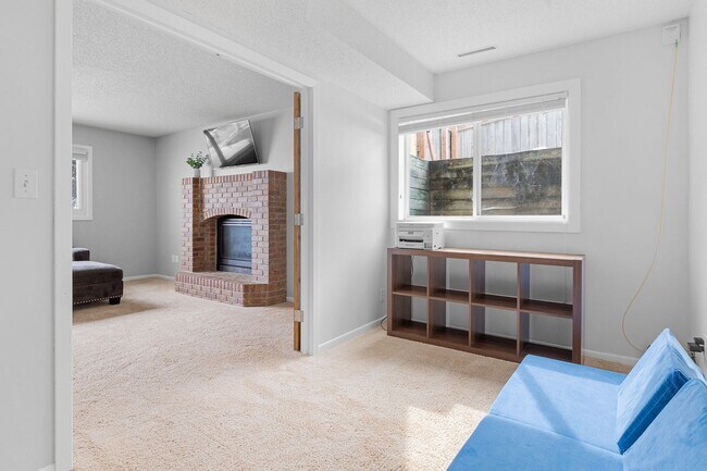 Building Photo - 445 43rd Ave NW