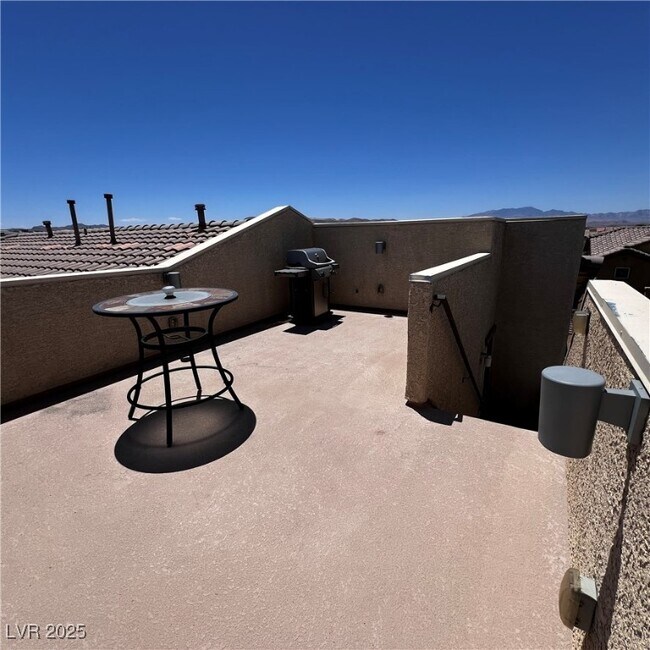 Building Photo - 1192 Via Dimartini
