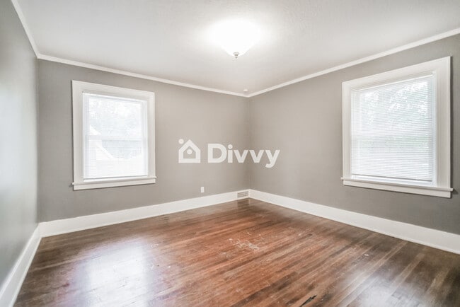 Building Photo - 450 Storer Ave